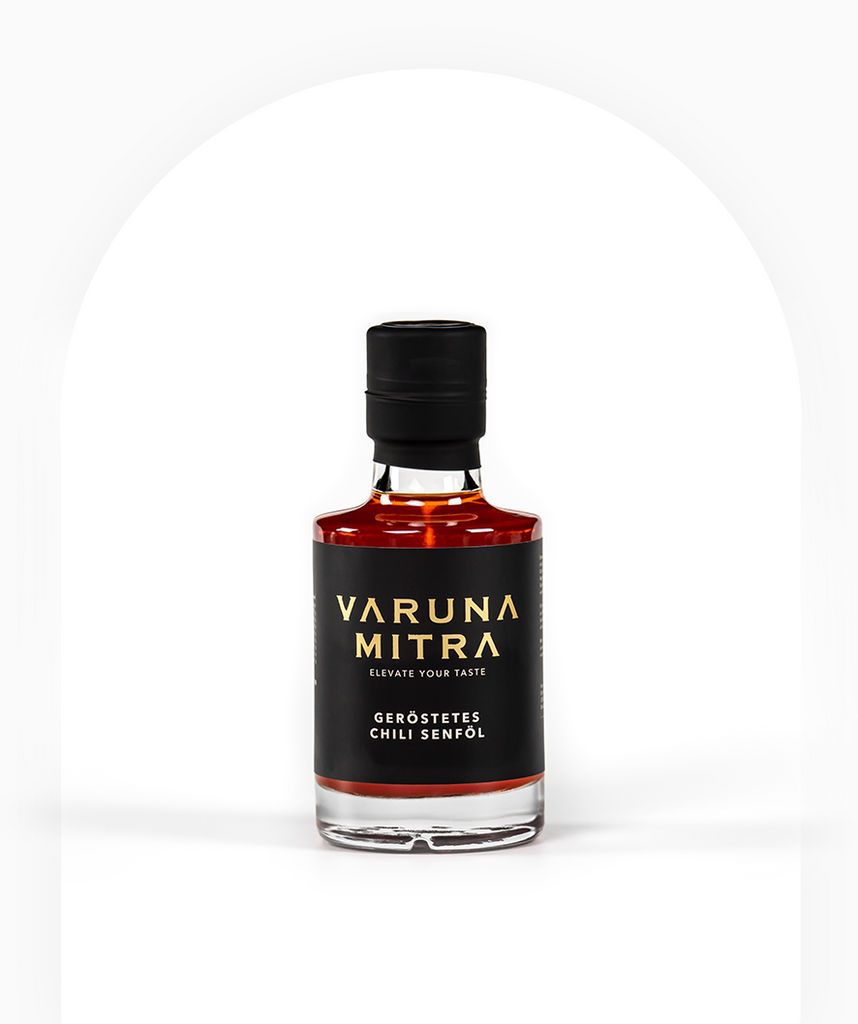 Varuna Mitra geröstetes Chili Senföl Würzöl in der Flasche