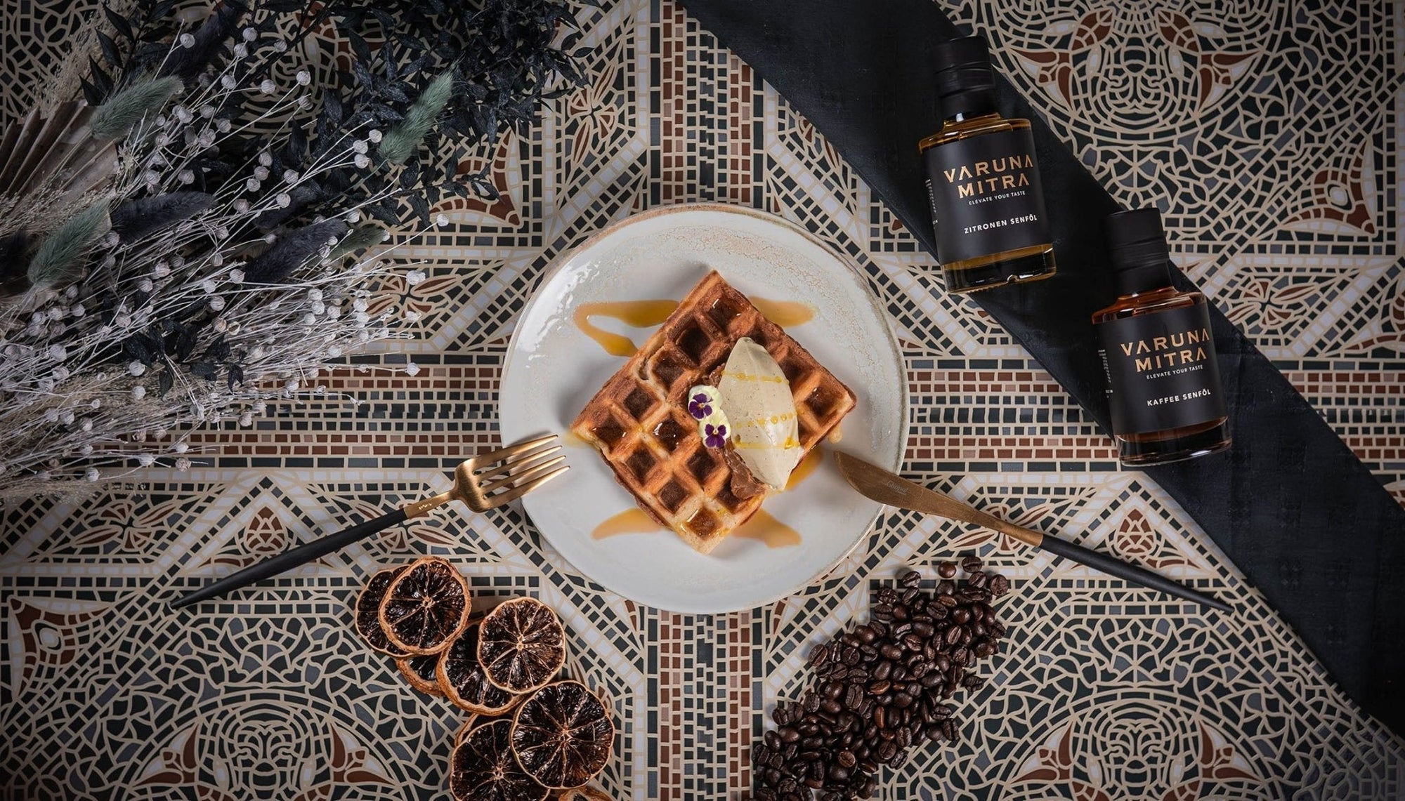 Belgische Waffel Rezept mit Varuna Mitra Kaffeeöl und Vanilleeis.
