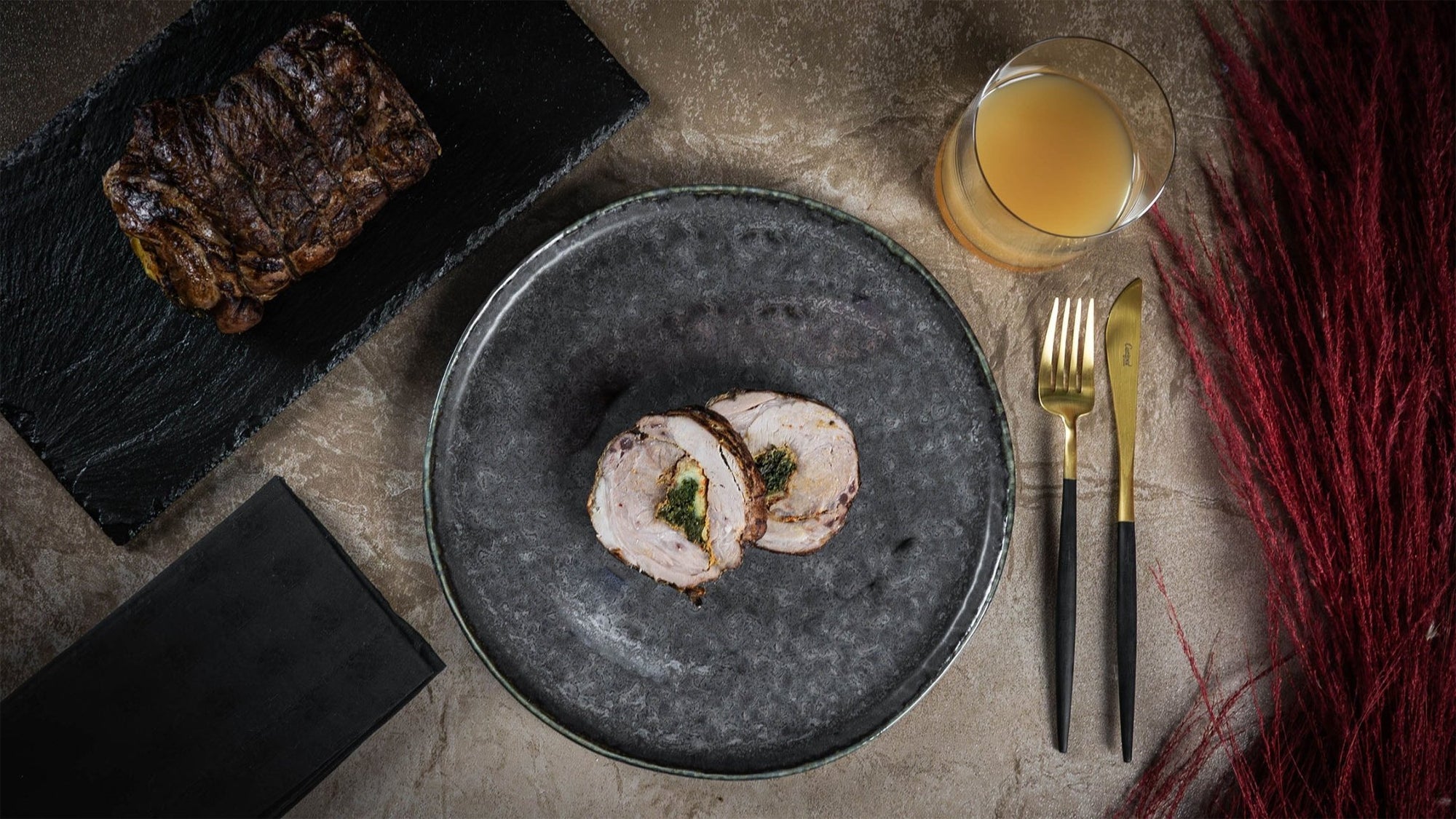 Spicy Boar Roll mit edlem Senf und Würzöl